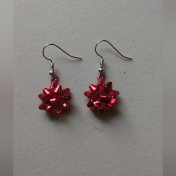 Red Christmas Bow Earrings - Picture 4 of 5